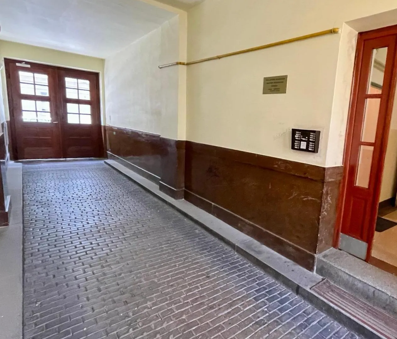 Urban Retreat I Modern Boho Apartments In Lovely Letna District - 10 Minutes From Old Town Prague