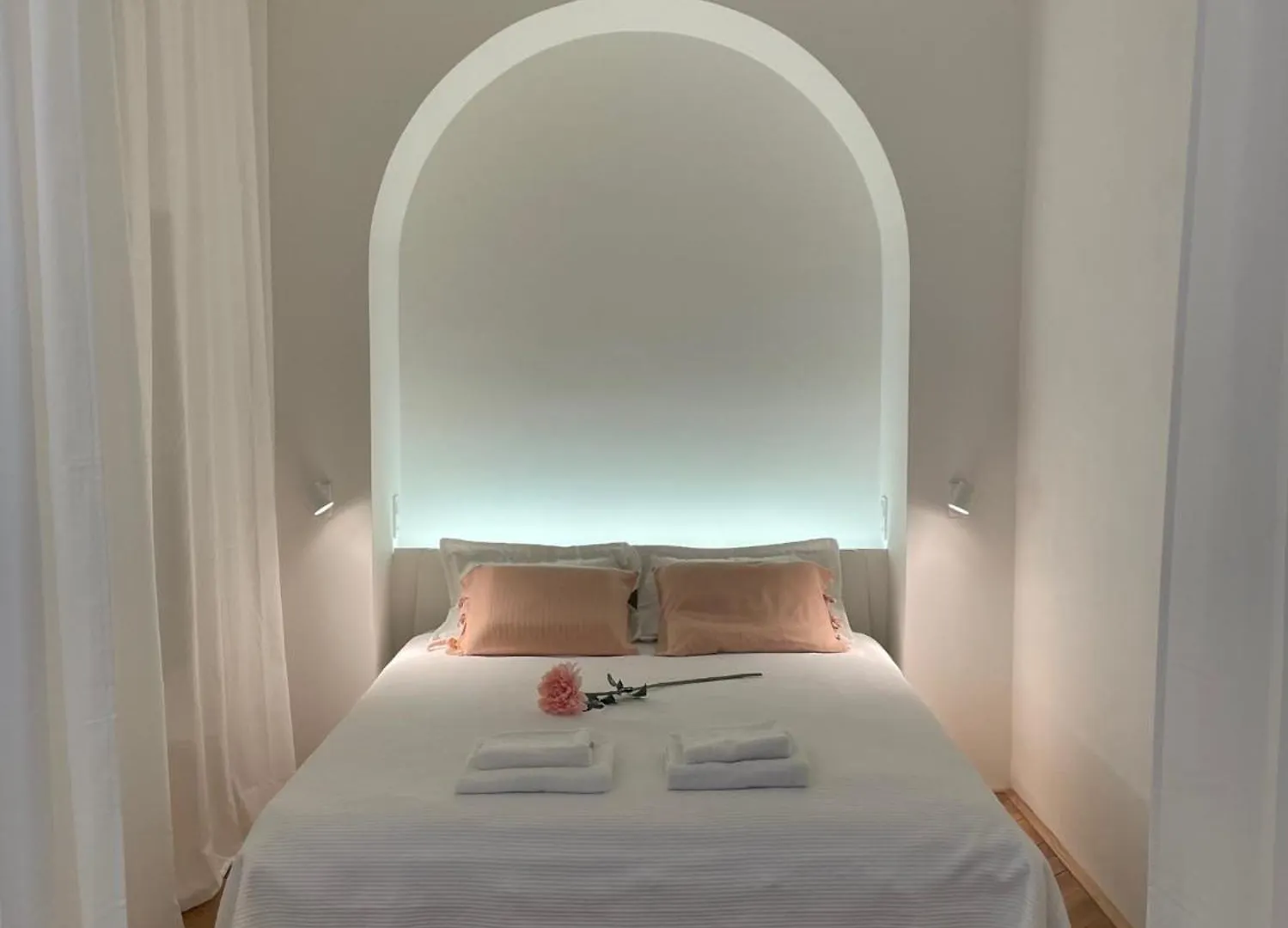 Urban Retreat I Modern Boho Apartments In Lovely Letna District - 10 Minutes From Old Town Prague 0*,  Czech Republic