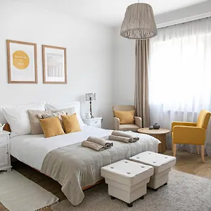 Cozy Airport Homestay Vecses